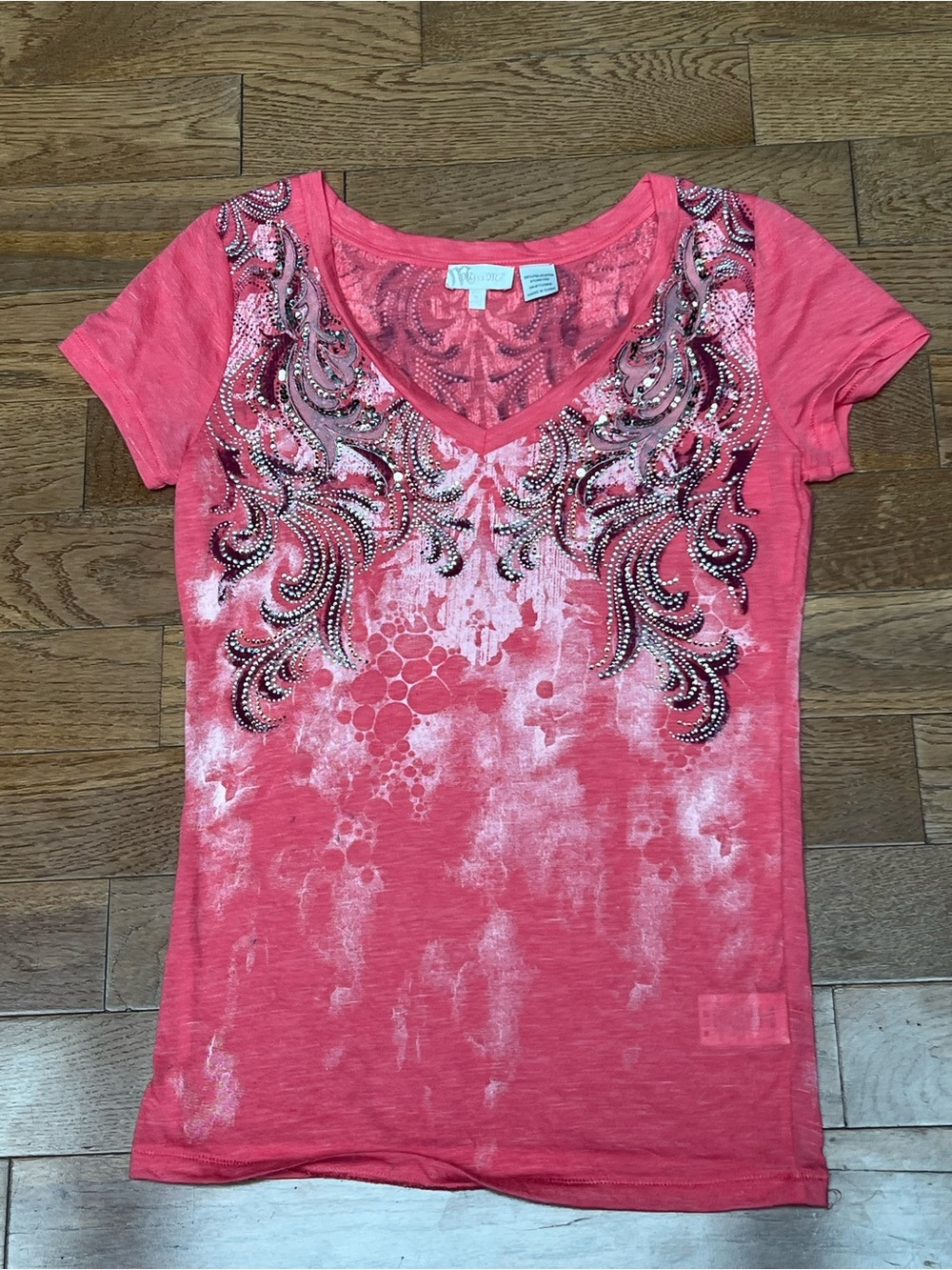 Miss Me Coral V-Neck Short Sleeve Tee with Rhinestone Embellishment Y2K Medium